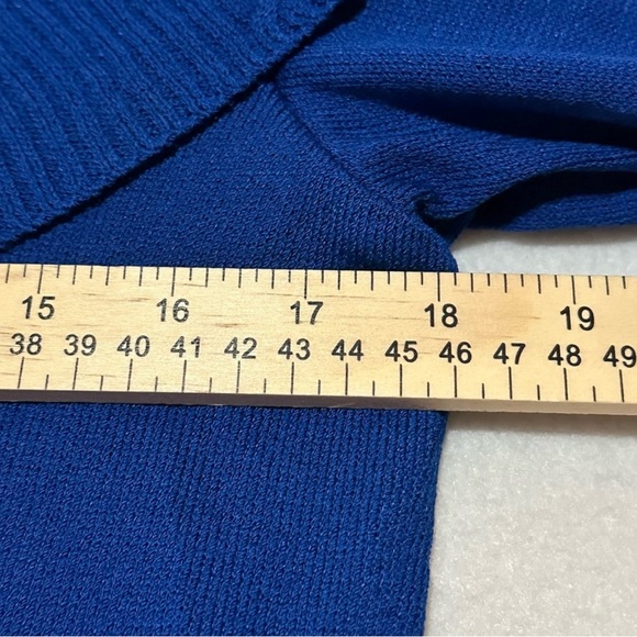 St. John Collection By Marie Gray Women’s Sweater Blue Size 8 - Picture 5 of 9